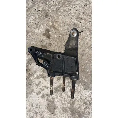 Opel vectra B Çıkma Motor Kulağı Bağlantı Braketi GM 90498184