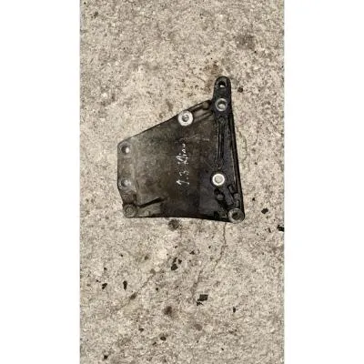 1.3 Dizel Klima Bağlantı Braketi Ayağı Astra Corsa 