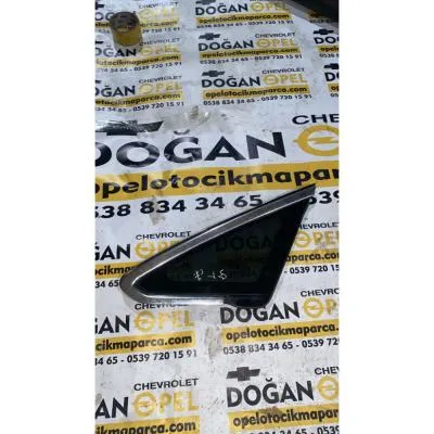 Opel Astra J Ön Kelebek Cam GM 