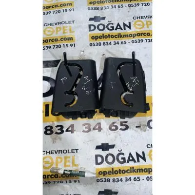 Opel Astra J Arka Bagaj Rafı Mekanizması (Ayağı) GM 13282476