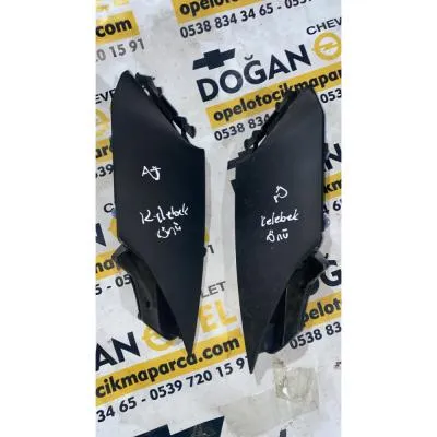 Opel Astra J Torpido Kenar Kaplama Kapakları Kelebek Cam İç Kenarı GM 13259130-13259131