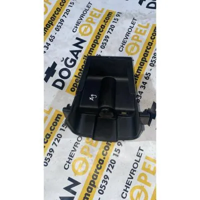 Opel Astra J Çakmaklık Komple USB Giriş Portu GM 13262614