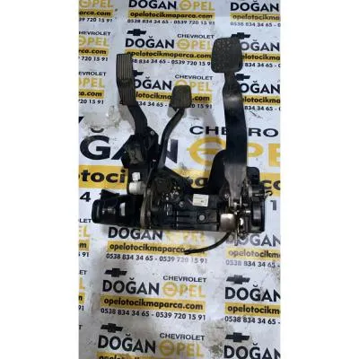 Opel Astra J Cruze Manuel Vites Peda Takımı GM 