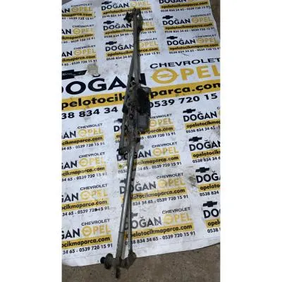 Opel Astra J Çıkma Ön Cam Silgi Mekanizması Komple Motorlu GM 