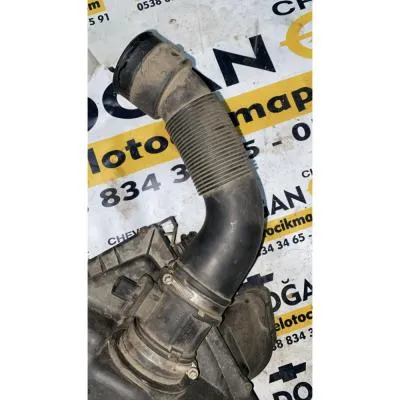 Opel Astra J Cruze Hava Filtre Borusu GM 13362391