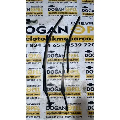 Opel Astra J Çıkma Ön Silecek Kolları GM 