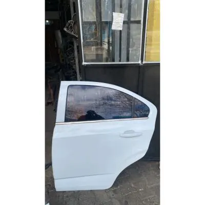Chevrolet Aveo T300 Sedan Çıkma Sol Arka Kapı Beyaz Renk Orijinal 