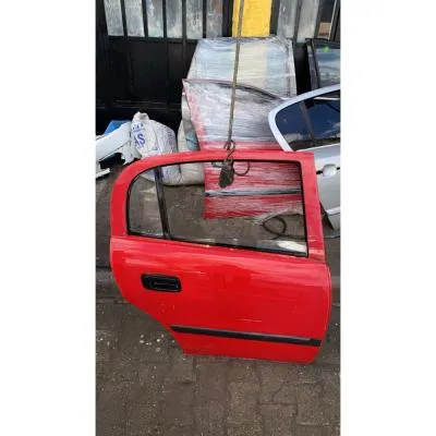 Opel Astra G 1998-2008 Çıkma Sağ Arka Kapı Kırmızı Renk Orijinal 