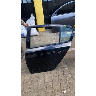 Opel Astra H 2004-2013 HB Çıkma Sol Arka Kapı Siyah Renk Orijinal  