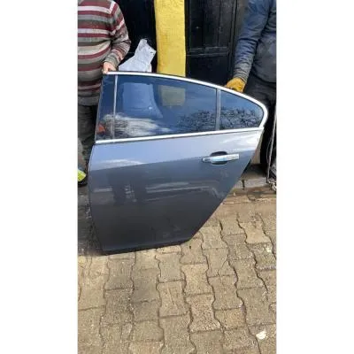 Opel İnsignia A 2009-2017 Çıkma Sol Arka Kapı Şimşek Gri Renk Orijnal 