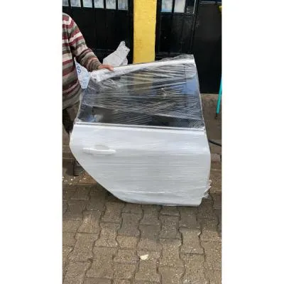 Opel Astra J 2010-2020 Çıkma Orijinal Sağ Arka Kapı Orijinal Beyaz Renk GM