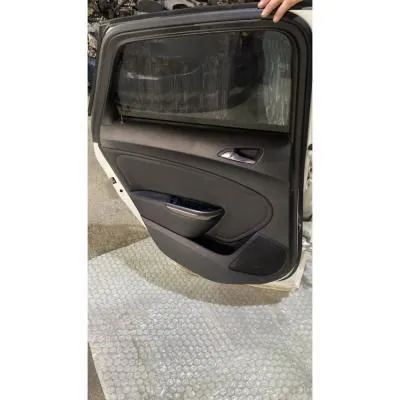 Opel Astra J 2010-2020 Çıkma Orijinal Cosmo Kapı Döşeme Takımı