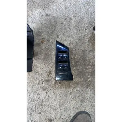 Opel Astra J Çıkma Orijinal Sol Ön Cam Dörtlü Cam Düğmesi GM 13305011