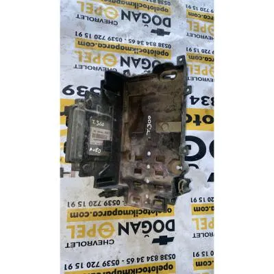 Chevrolet Yeni Aveo T300 Çıkma Orijinal Akü Alt Muhafaza GM 