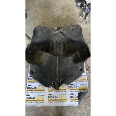 Chevrolet Yeni Aveo T300 Çıkma Orijinal Bagaj Yan Kaplama Halıları Sedan 