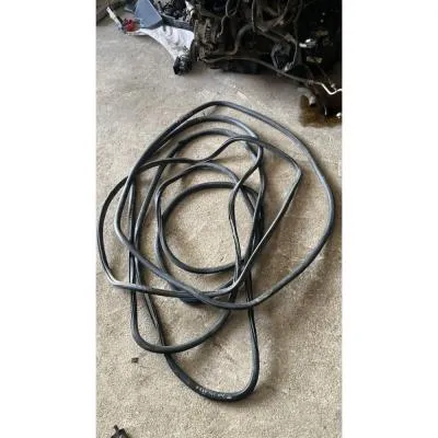 Chevrolet Yeni Aveo T300 Çıkma Orijinal Kapı Kasa Bagaj Çevre Fitili GM 