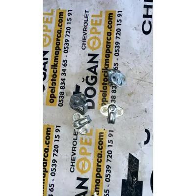 Opel İnsignia Kapı Kilit Karşılığı GM 