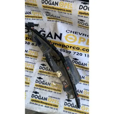 Opel İnsignia A Ön panel Gm Orijinal Panjur Destek Braketi GM 