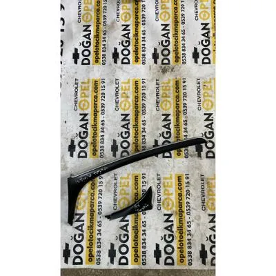 Opel İnsignia Torpido Çıtaları GM 