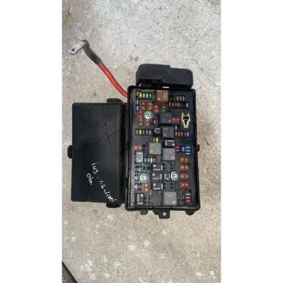 Opel İnsignia A 1.6 Cdti Otomatik Ön sigorta Kutusu Komple GM AC Tanım kodlu