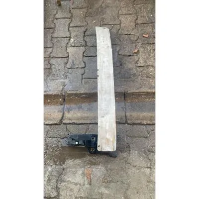 Opel Corsa D Çıkma Ön tampon Demiri Şase Uç Bağlantı Ayağı 