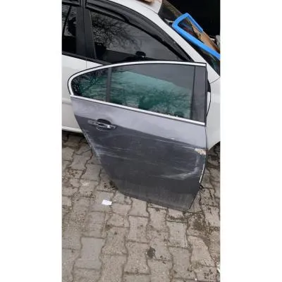 Opel İnsignia A Çıkma Sağ Arka Kapı 
