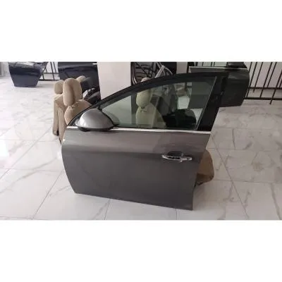 Opel İnsignia Sol Ön Arka Kapı Gri Renk Hatasız Altak Şeklinde 