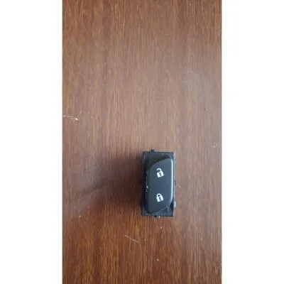 Opel İnsignia A2 İç Merkezi Kilit Düğmesi GM 23288725 GM Orjinal