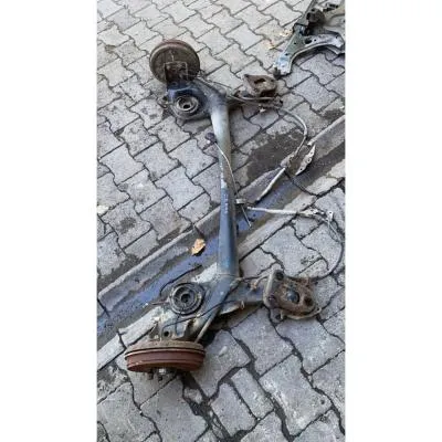 Opel Corsa D Arka Dingil Travers  Hatasız Çıkma  GM Orjinal