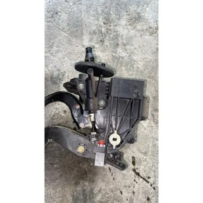 Opel Corsa D Debriyaj Üst Merkez GM Orijinal  GM Orjinal