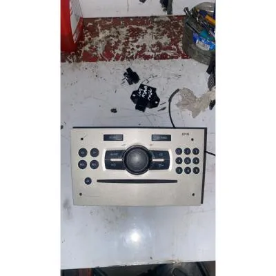 Opel Corsa D Orijinal Teyp  GM Orjinal